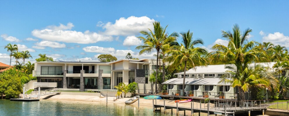 noosa parade luxury accommodation